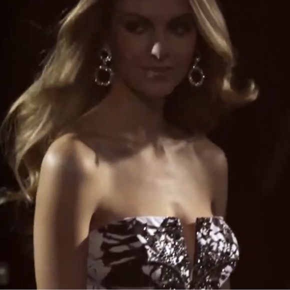 Strapless Caché formal dress - Picture 8 of 8